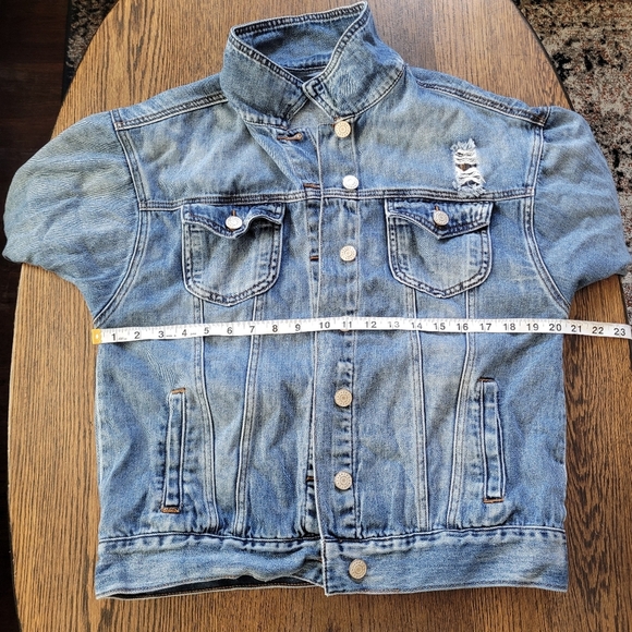 Refuge Distressed Medium Wash Trucker Denim Jean Jacket Size Women's Medium - Picture 5 of 9